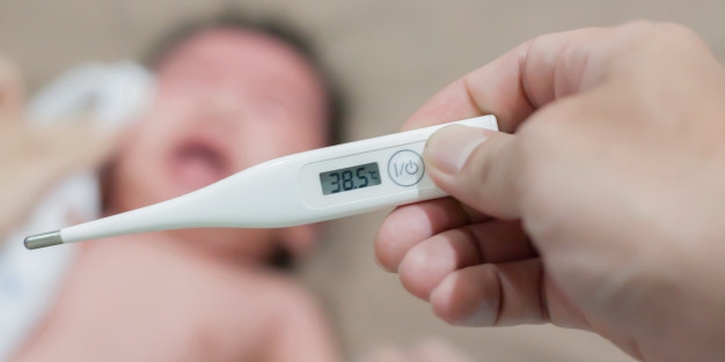 Tips Mengatasi Demam pada Bayi di Rumah