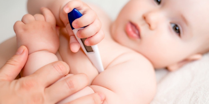 7 Kesalahan Orang Tua dalam Menangani Demam Anak