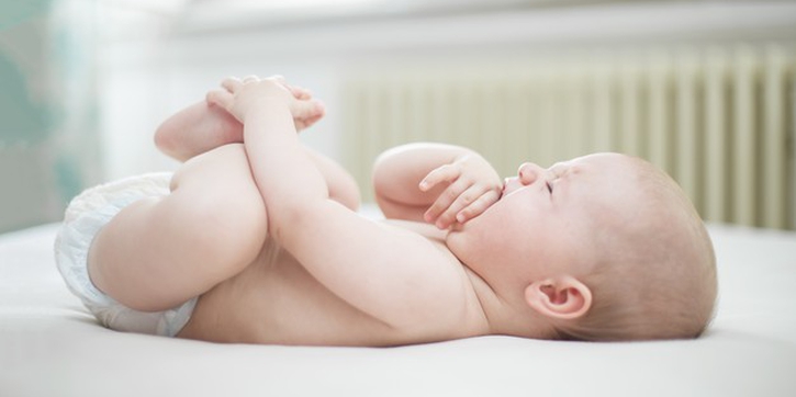 BAB Berdarah pada Bayi, Kenali Penyebab dan Cara Mengatasinya