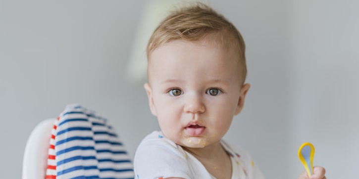 Kiat Sukses Kenalkan Baby Led Weaning pada Anak