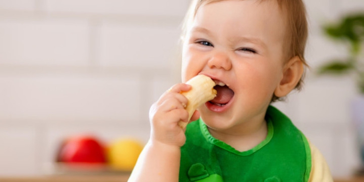10 Makanan Sehat yang Bisa Bantu Naikkan Berat Badan Bayi