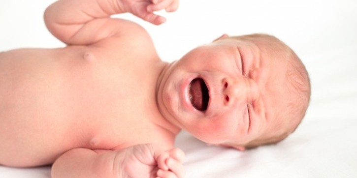 10 Hal yang Bisa Menyebabkan Bayi Anda Menangis