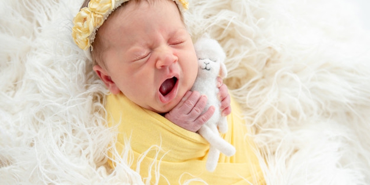 7 Karakter Unik Bayi yang Lahir di Hari Senin