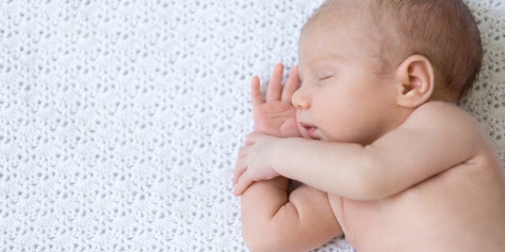 Kepala Bayi Peyang? Ini Penyebabnya, Moms