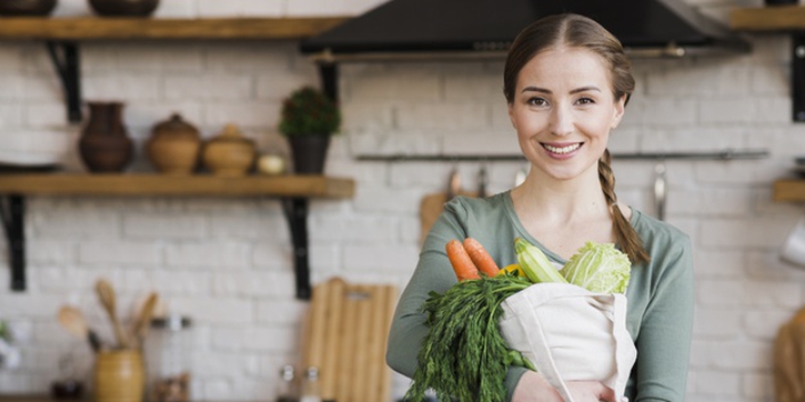5 Aplikasi yang Bisa Membantu Moms Belanja dari Rumah
