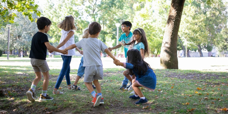 Ini Pentingnya Waktu Bermain Outdoor untuk Kesehatan Fisik dan Mental Anak