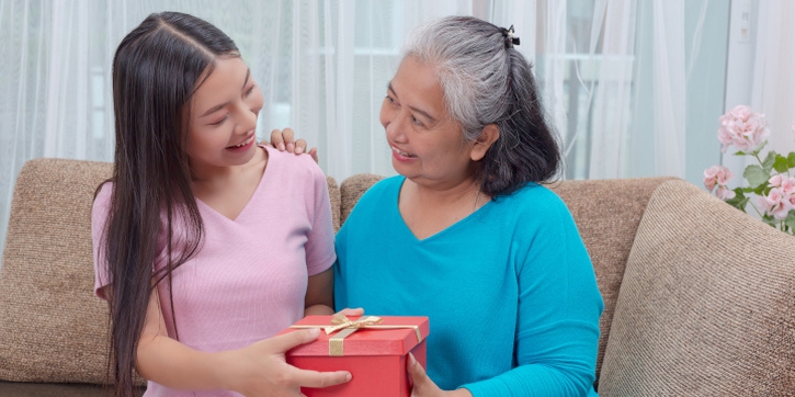 30 Ucapan Ulang Tahun untuk Mertua yang Penuh Makna