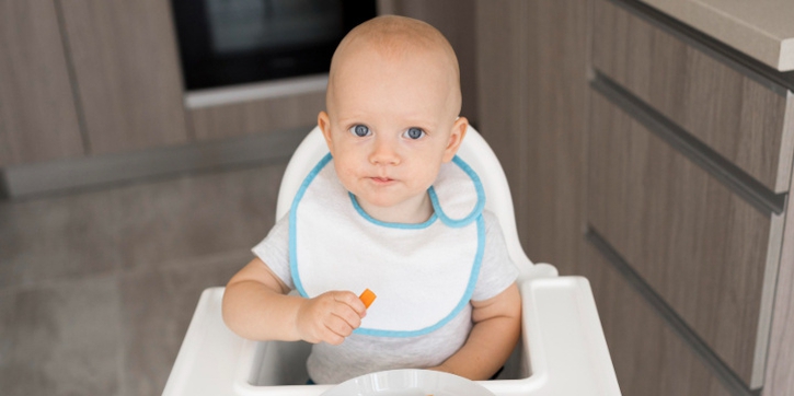 Tekstur MPASI Bayi 10 Bulan yang Tepat dan Cara Mengenalkannya