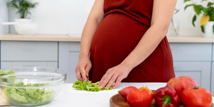 Cara Aman Makan Tomat untuk Ibu Hamil agar Nutrisinya Maksimal