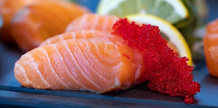 7 Jenis Makanan yang Baik untuk Meningkatkan Kesehatan Otak