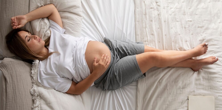 Waspada! Ini Posisi Tidur yang Bisa Menjadi Penyebab Keguguran