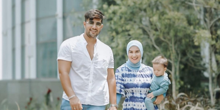 Potret Kebersamaan Keluarga Kecil Ammar Zoni dan Irish Bella
