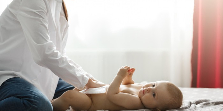 Pup Bayi Berwarna Hijau dan Berlendir, Ketahui Penyebabnya, Moms!