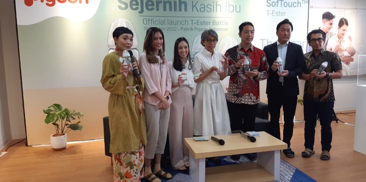 Pigeon Luncurkan Botol Susu dengan Inovasi Bahan T-Ester, Sejernih Cinta Kasih Ibu