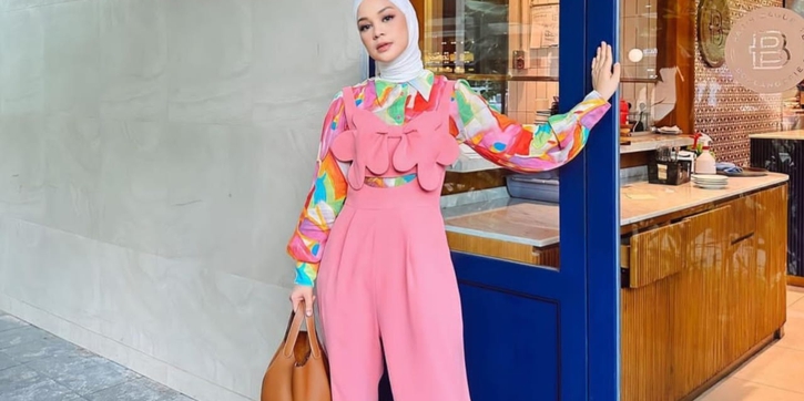Penuh Warna, Intip Gaya Stylish Tantri Namirah