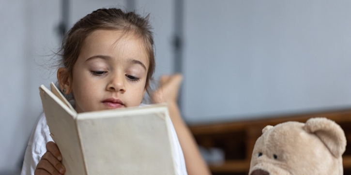 5 Manfaat Membaca Buku untuk Perkembangan Anak