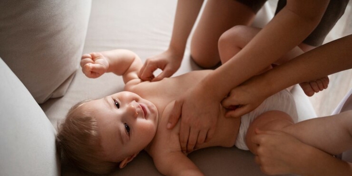 Manfaat Pijat Bayi untuk Pertumbuhan Fisik Si Kecil