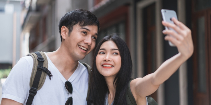 50 Inspirasi Caption Suami Istri Bahagia untuk Momen Spesial