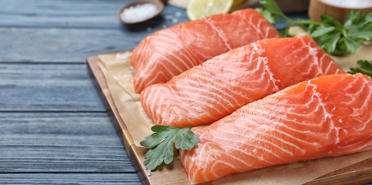 Makanan yang Perlu Dikonsumsi Ibu Menyusui agar Bayi Tumbuh Cerdas