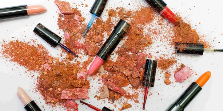 Bibir Alergi Lipstik, Ini Cara Alami untuk Mengatasinya