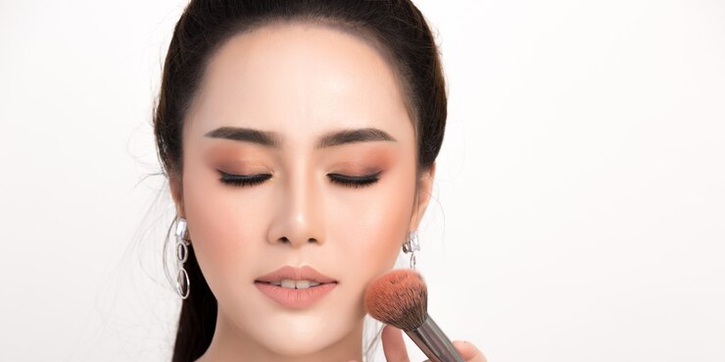Ini Cara Memilih Blush On Sesuai Warna Kulit