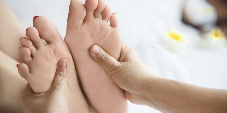 Pijat Kaki untuk Ibu Hamil Trimester Akhir, Ini Manfaat dan Caranya