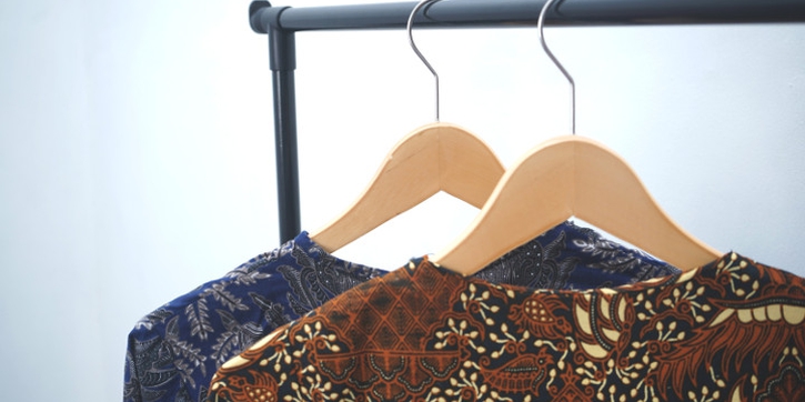 8 Rekomendasi Brand dengan Koleksi Batik Indah nan Bermakna