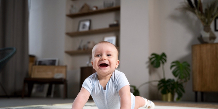 Bayi 5 Bulan Bisa Apa Saja? Ini yang Perlu Moms Tahu