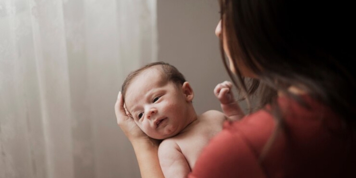Ini Penyebab Kepala Bayi Terasa Panas Tapi Badannya Tidak