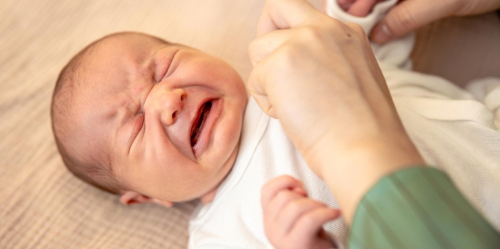 Moms, Ini Cara Mengatasi Bayi Overstimulasi