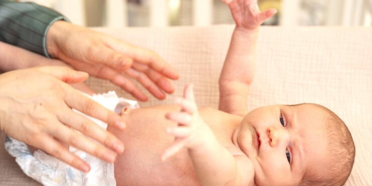 7 Tips Memilih Popok yang Nyaman untuk Bayi Baru Lahir