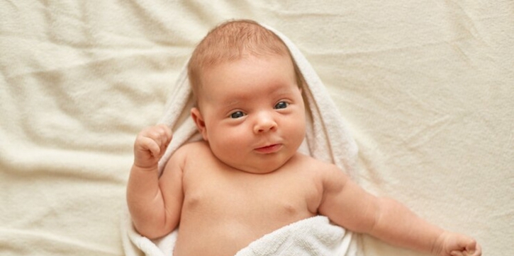 7 Cara untuk Mengatasi Kulit Kering pada Bayi