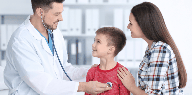 10 Cara Mengatasi Anak yang Takut ke Dokter