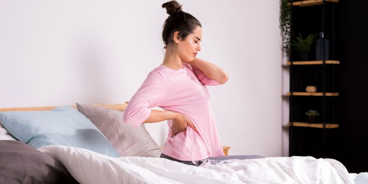 Cegah Sakit Pinggang dengan Posisi Tidur yang Tepat