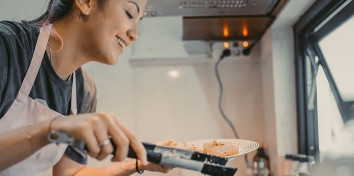 Jadi Koki di Rumah, Ini Deretan Artis yang Suka Masak