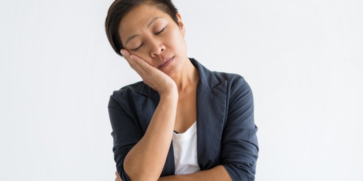 Bukan Hanya Berhenti Menstruasi, Ini Tanda-Tanda Awal Menopause yang Perlu Moms Tahu