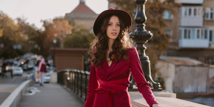 Panduan Lengkap Mix and Match Warna Maroon agar Stylish