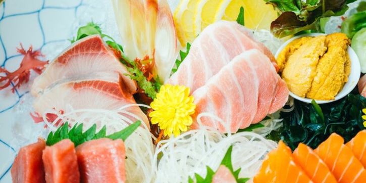 Risiko Gangguan Kesehatan Akibat Makan Makanan Mentah