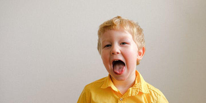 Tips Mengajarkan Anak agar Lebih Serius dan Tidak Selalu Bercanda