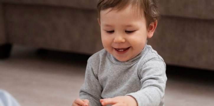 Bayi Aktif Menggunakan Tangan Kiri, Apakah Pasti Kidal?