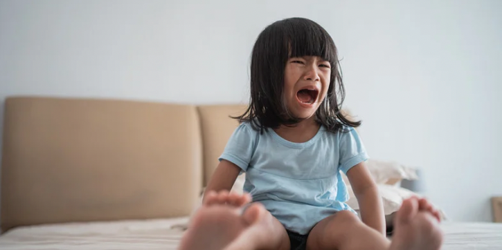 10 Cara Cerdas Menghadapi Anak Tantrum, Moms Wajib Tahu!