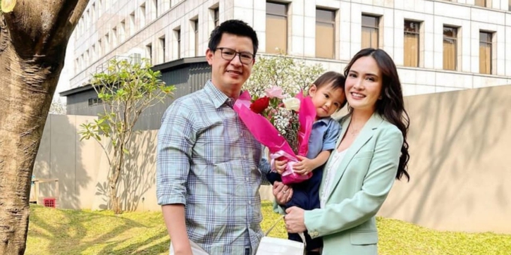 Gaya Selebriti Indonesia Antar Anak ke Sekolah