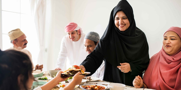 7 Makanan yang Harus Dihindari saat Buka Puasa