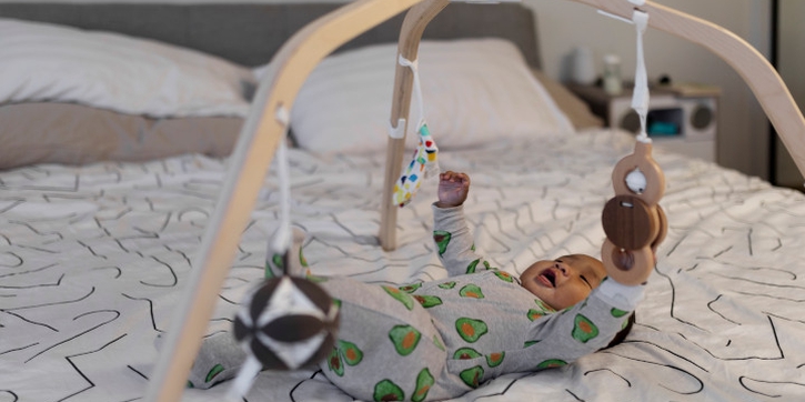 Manfaat Baby Gym untuk Bayi dan Mainan yang Direkomendasikan