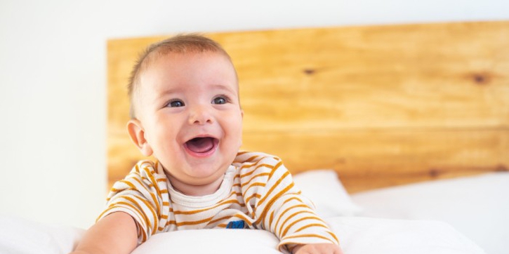 6 Ciri Perkembangan Bayi 7 Bulan dan Cara Tepat Menstimulasi Tumbuh Kembangnya