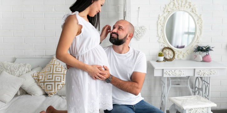 Bolehkah Menyusui Suami saat Hamil? Ini Penjelasannya, Moms