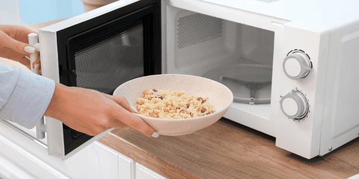 Cara Memanaskan Makanan di Microwave dengan Aman dan Makanan Tetap Lezat