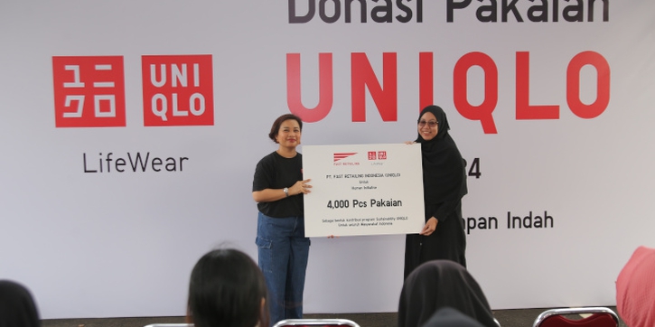 UNIQLO Donasikan 4.000 Pakaian untuk Masyarakat Bekasi dan Sekitarnya