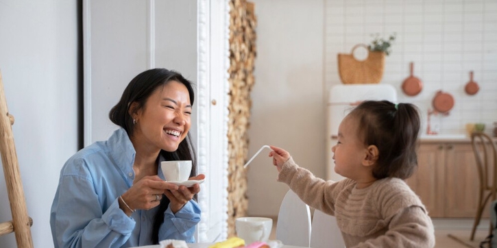 8 Tips Praktis Mengajarkan Anak Berbicara dengan Lancar