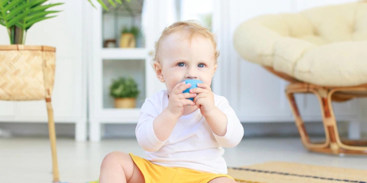 Milestone Kemampuan Tangan Bayi di Tahun Pertama dan Cara Menjaga Kebersihannya